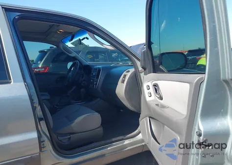 2005 Ford Escape Xlt из США, поврежденный, VIN 1FMYU93165KA16873